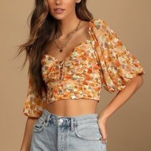 NWT Lulus cropped top with ballon sleeves